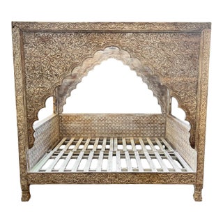 Vintage Carved White Wash Canopy Queen Daybed For Sale