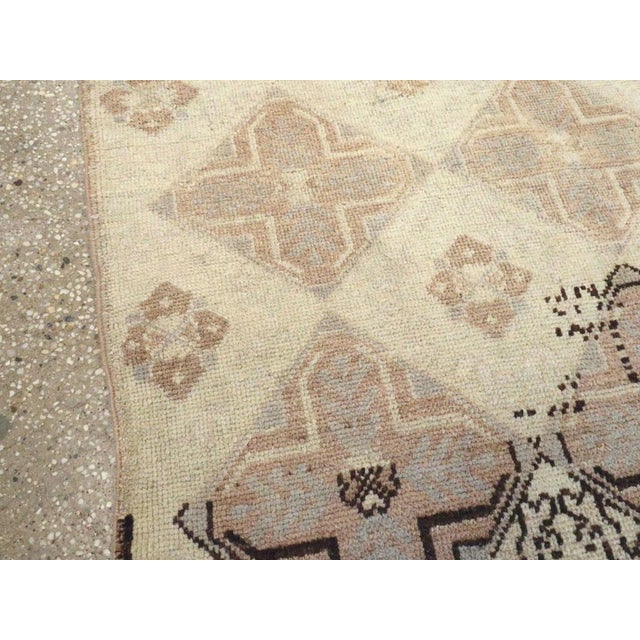 Mid 20th Century Galerie Shabab Collection Mid-20th Century Handmade Turkish Anatolian Accent Rug For Sale - Image 5 of 9