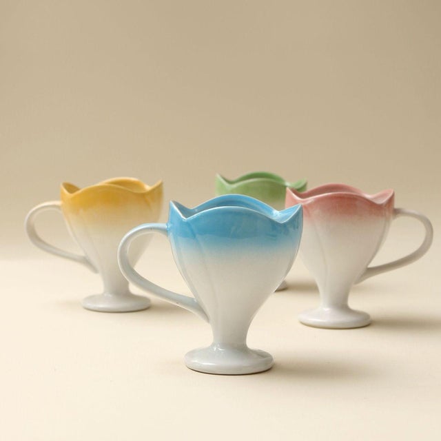 Art Deco Flower-Shaped Ceramic Coffee Cup - Set of 4 For Sale - Image 4 of 8