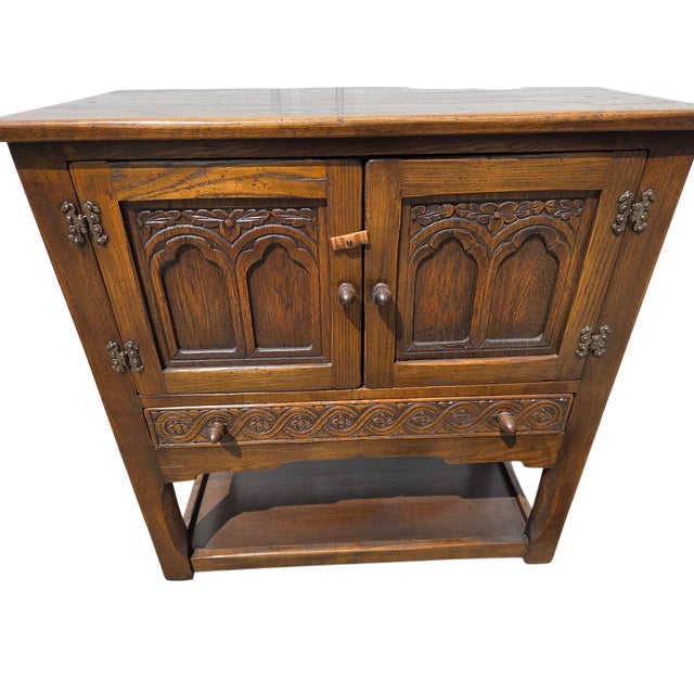 Wood 1980s Ethan Allan Charter Oak Jacobean Server Sideboard Bar Cabinet Made in England For Sale - Image 7 of 16