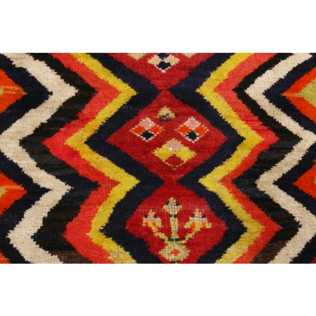 1900 - 1909 Antique Gabbeh Red and Green Wool Persian Rug For Sale - Image 5 of 6