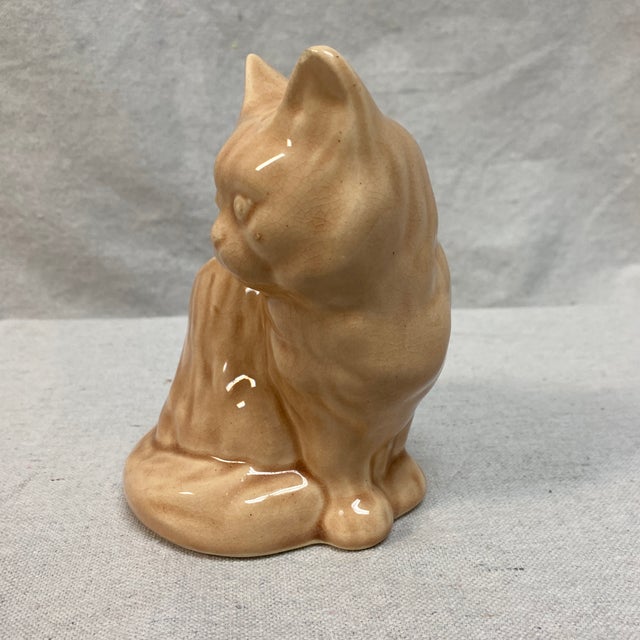 Beige California pottery Persian cat planter.