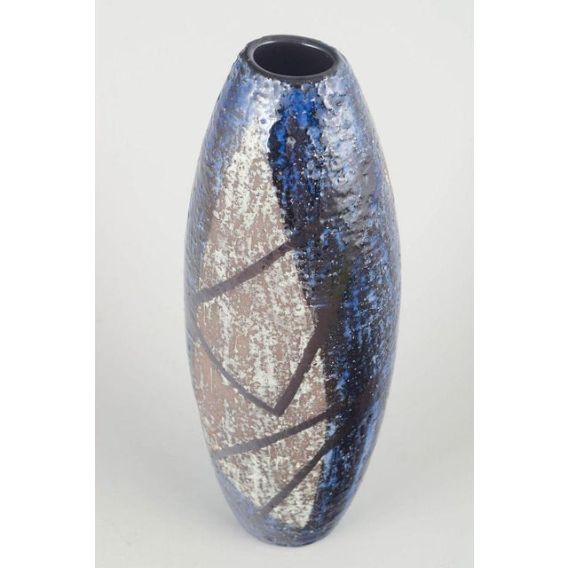 Ingrid Atterberg for Upsala Ekeby Large ceramic vase, model 2315, 1960s. Tall sculptural stoneware vase with chamotte...