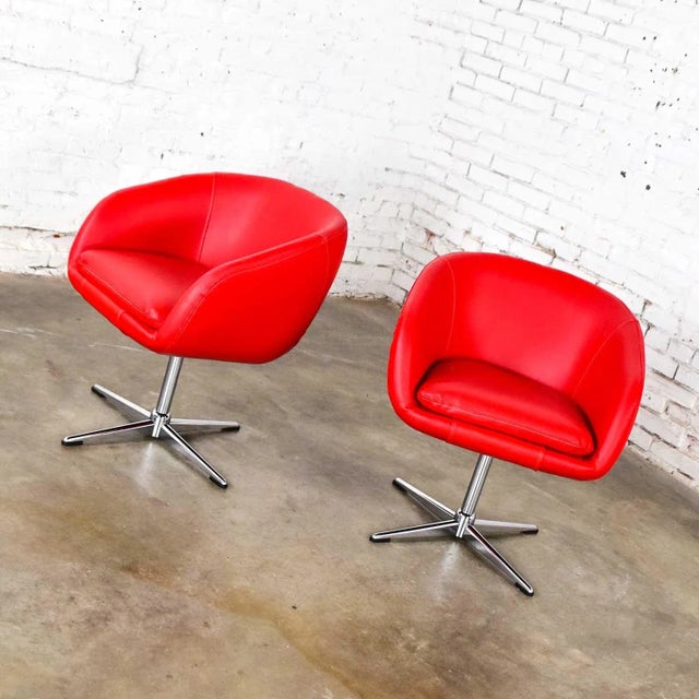 Mid-Century Modern Late 20th Century MCM Swivel Bucket Chairs New Red Vinyl Faux Leather & Chrome X Base by Shelby Williams For Sale - Image 3 of 13