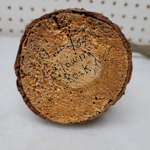 Wood American Folk Art Shore Bird Carving, Signed and Dated 1964 For Sale - Image 7 of 7