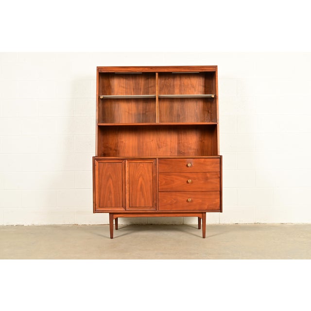 Kipp Stewart for Drexel Declaration Mid-Century Modern Walnut Lighted Breakfront or Bar Cabinet, 1960s For Sale - Image 18 of 18