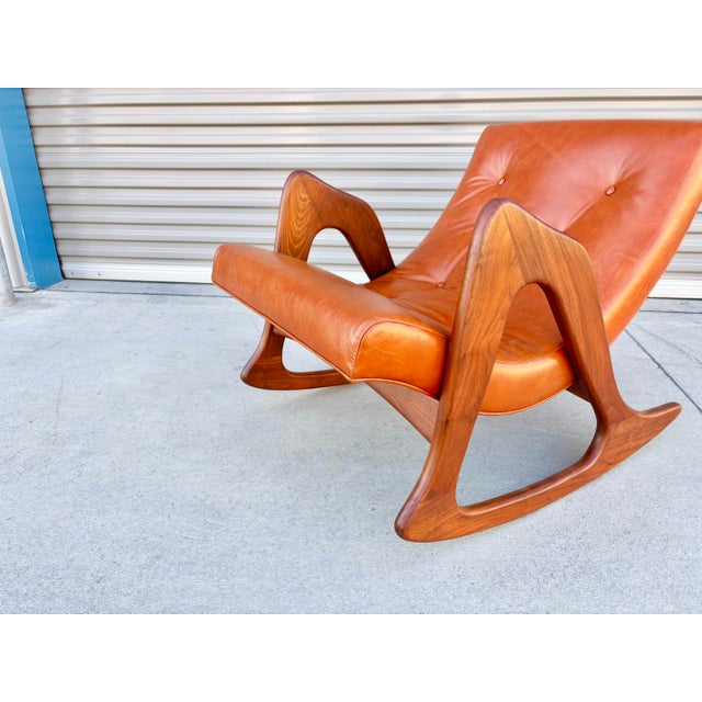 Mid Century Walnut and Leather Rocking Chair by Adrian Pearsall For Sale In Los Angeles - Image 6 of 12