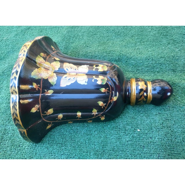 Hollywood Regency Vintage Black Gold Lacquered Ceramic Butterfly Chelsea House Style Wall Pocket Sconce For Sale - Image 3 of 5