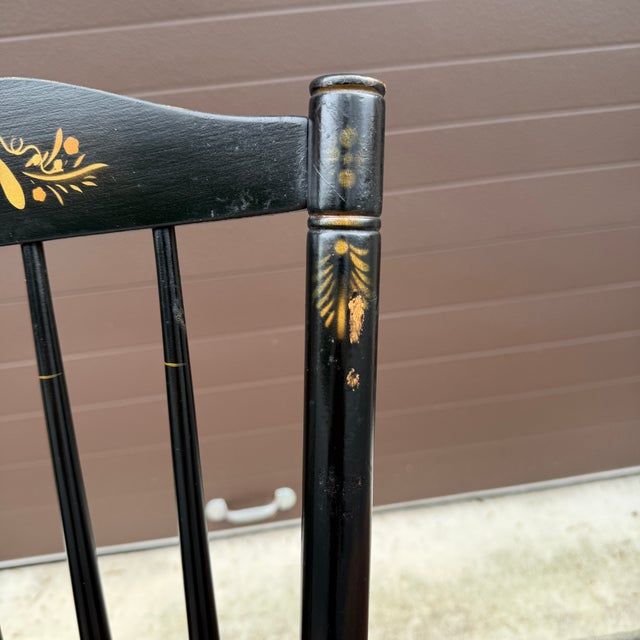Hitchcock Vintage L. Hitchcock Rustic Country Farmhouse Stenciled Windsor Dining Chair in Black and Maple For Sale - Image 4 of 15