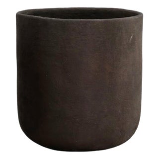 Modern Outdoor Dark Cocoa Composite Planter Medium For Sale