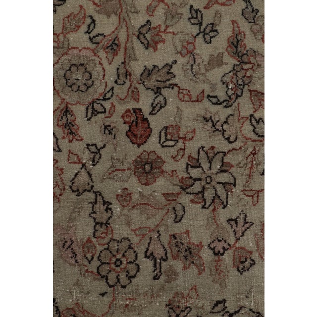 Textile Oversized Antique Sivas Rug in Beige and Red Floral Patterns, From Rug & Kilim For Sale - Image 7 of 10
