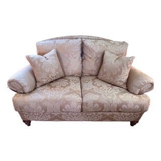Ethan Allen Hyde Classic Loveseat — Showroom Damask Jacquard, Excellent Condition For Sale
