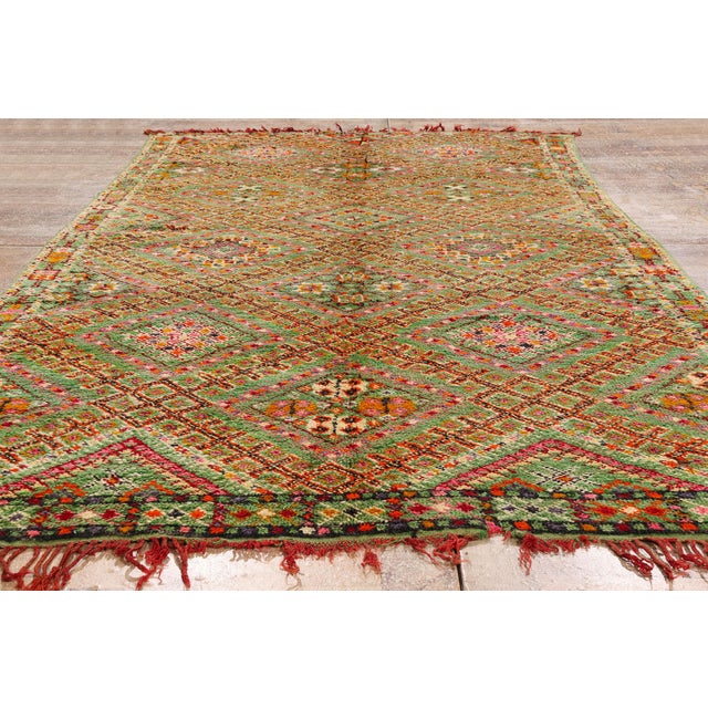 Vintage Beni M'Guild Moroccan Rug, 05'04 X 09'08 For Sale - Image 9 of 10