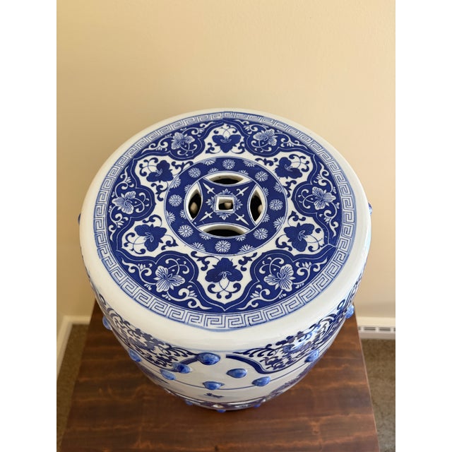 Late 20th Century Late 20th Century Chinoiserie Blue and White Porcelain Garden Stool or Side Table on Wooden Stand For Sale - Image 5 of 12
