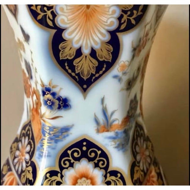 Stunning Vintage Kaiser W. Germany Porcelain Vase Yokohama, Floral & Bird Design. For Sale - Image 6 of 12