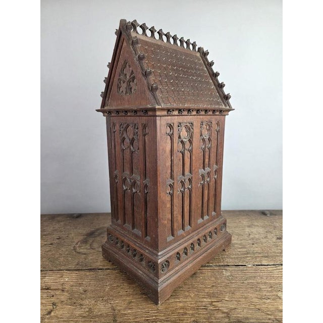 Small Neo-Gothic Style Niche in Finely Carved Oak, 19th For Sale - Image 9 of 12