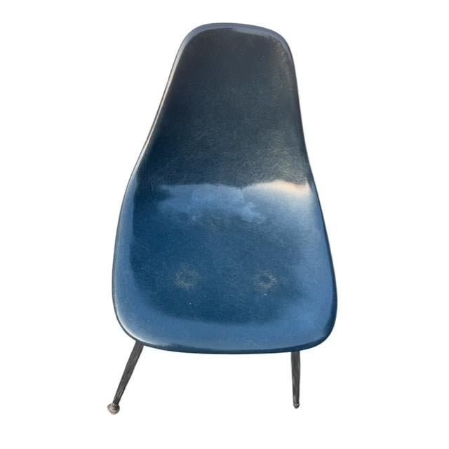 Vintage Mid-Century Modern Blue Fiberglass Shell Chairs, Chrome Legs, Set of Four For Sale - Image 15 of 18