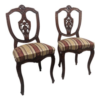 Late 20th Century Pair of French Louis XV Style Carved Walnut Side Chairs With Burgundy & Gold Damask Upholstery For Sale