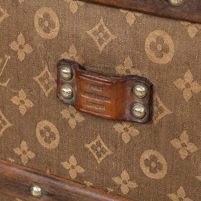 Antique Malle Haute Trunk in Woven Canvas from Louis Vuitton, France, 1900s For Sale - Image 17 of 18
