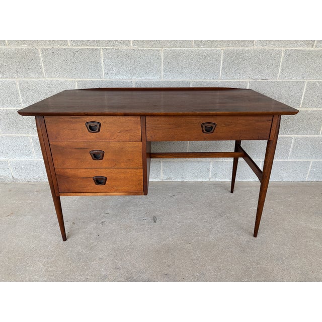 Mid-Century Modern Bassett Furniture Mid Century Modern Walnut 4 Drawer Desk & Chair For Sale - Image 3 of 18