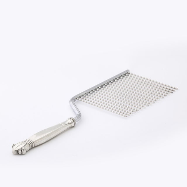 Silver Neolcassical Sterling Silver Handled Cake Rake For Sale - Image 8 of 10