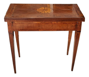 Antique Game Table in Walnut, 1700s