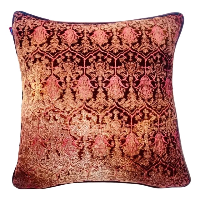 Abu Dhabi High-End Furniture Retailer Venetian Hand Painted Embroidered Velvet Luxury Throw Pillow For Sale