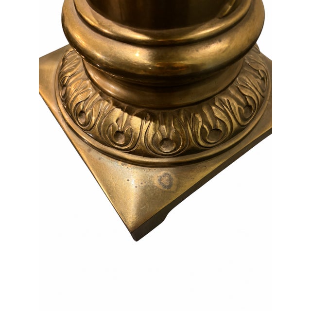 Neoclassical Vintage Brass Column Table Lamp 29” – Ornate Spiral Laurel Leaf Detail & Classical Style For Sale - Image 3 of 7
