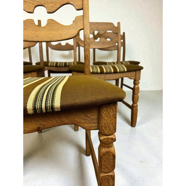Mid-Century Modern Vintage Razorblade Oak Dining Chairs by Henning Kjærnulf for Nyrup Møbelfabrik, Denmark, 1960s, Set of 6 For Sale - Image 3 of 12