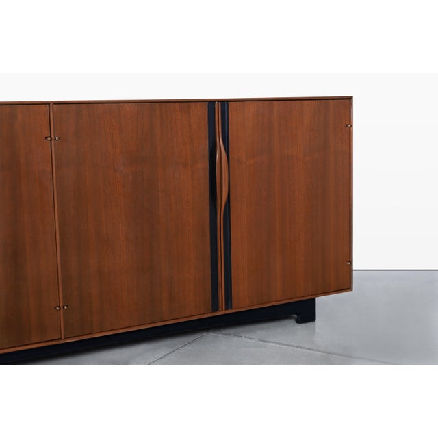 1950s Glenn of California Walnut Credenza by John Kapel For Sale - Image 5 of 15