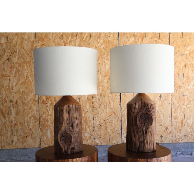 1970s Pair of Californian Studio Craft Cedar Wood Lamps, 1970s For Sale - Image 5 of 15