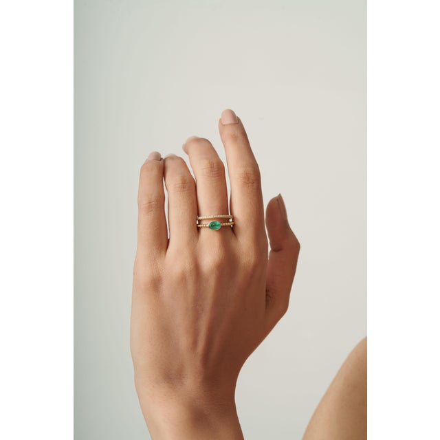 Modern 2.47Ct Emerald & Diamond Double Band Ring in 14k Yellow Gold Size 6 For Sale - Image 11 of 16