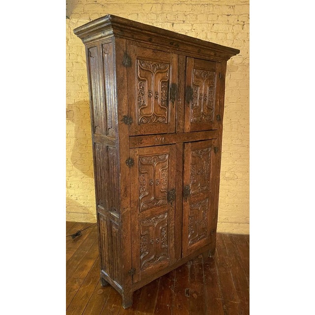 15th Century Gothic 4-Door Cupboard or Wardrobe in Oak For Sale - Image 13 of 18