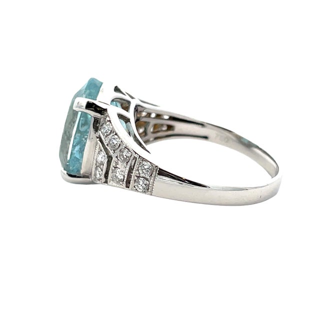 Early 21st Century 18k Gold 5.70 Carat Gfco Certified Aquamarine & Natural Diamond Ring, Size 6.75 For Sale - Image 5 of 12