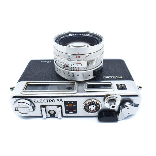 Vintage 1970's Yashica Electro 35 GSN Rangefinder Film Camera For Sale - Image 4 of 7