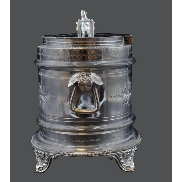 Vintage Box is an original decorative object realized at the end of XIX century by English Manufacture. Silver-plated...