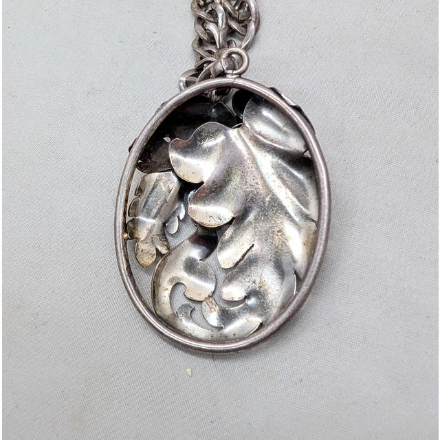 Vintage 1950s Signed Napier Silvertone Stylized Leaves Pendant Necklace For Sale - Image 10 of 12