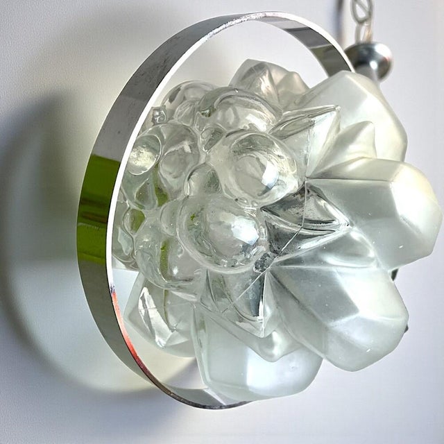 Silver Space Age Chromed Metal and Glass 3-Light Sputnik Chandelier, 1960s For Sale - Image 8 of 13