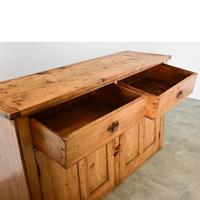 Wood English 19th Century Pine Buffet-Dresser For Sale - Image 7 of 11