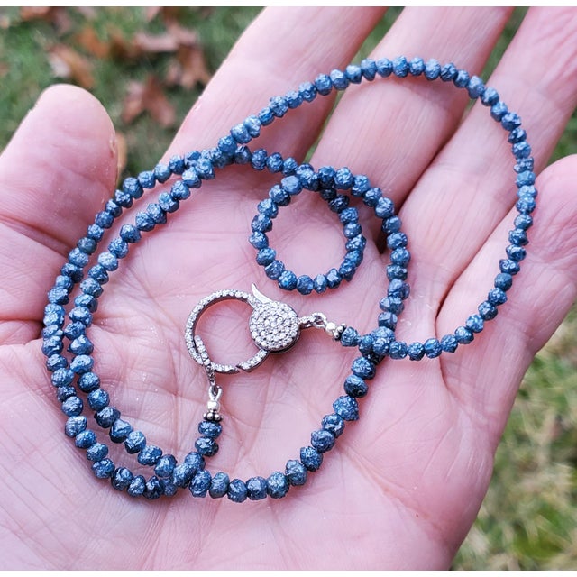 2020s Blue Sparkling Raw Diamond Nugget Beaded Necklace Diamond Clasp For Sale - Image 5 of 11