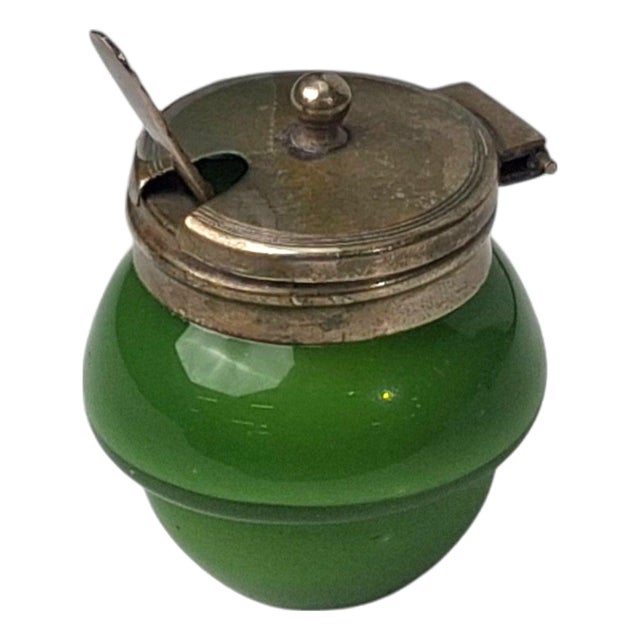 Art Deco, Snuff or Cocaine Lidded Pot, Green Art Glass, Sterling Silver, 1930s For Sale