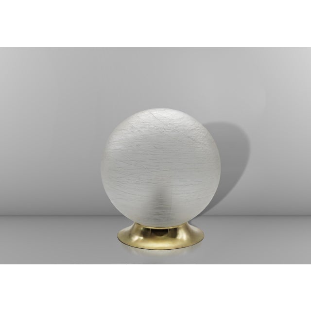 Murano glass craquele' effect ball lamp on brass base, Venini. European Plug (up to 250V).The wiring of this item may be...
