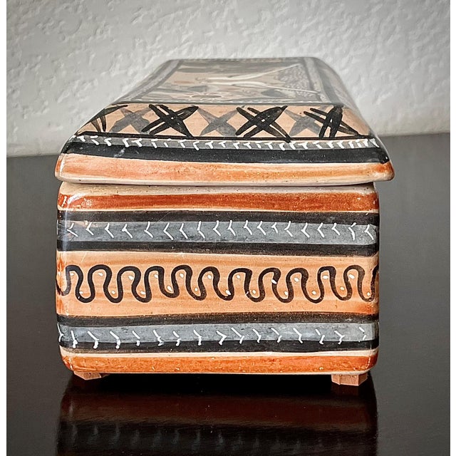 Late 20th-Century Rustic Bruñido Tonalá Lidded Whatnot Box, Mexico For Sale - Image 10 of 18