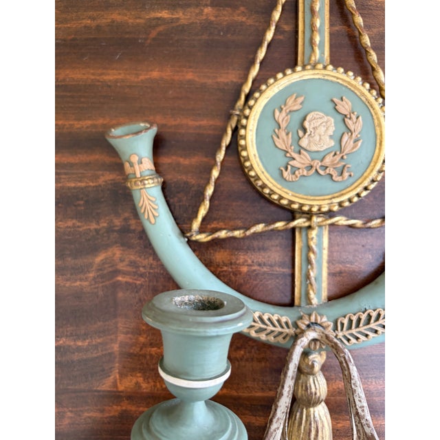 Borghese Pair of Italian Neoclassical Sconces in Celadon Green and Gilt For Sale - Image 4 of 16