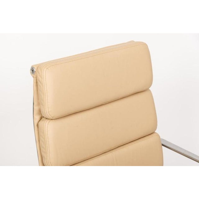 Eames Herman Miller Tall Tan Leather Office Chair Aluminum Group For Sale - Image 10 of 13