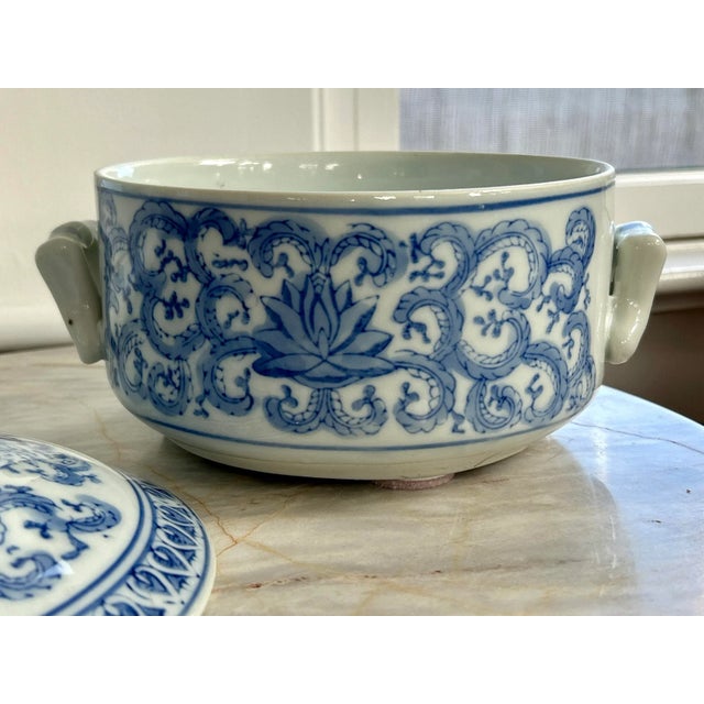 Blue Blue and White Chinese Lidded Bowl For Sale - Image 8 of 10
