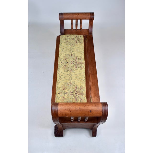 Late 19th Century Antique White Oak Storage Bench, Hand-Carved, 19th C., Usa For Sale - Image 5 of 16