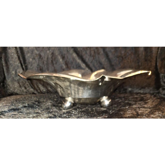 Vintage Art Deco Silver-Plated Bowl by Heyer, 1930s, in Very Good conditions. Designed 1920 to 1949 This piece has an...