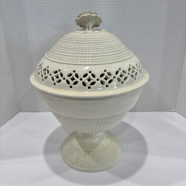 Antique 18th Century George III Creamware Covered Footed Bowl, Compote or Centerpiece With Flower Finial For Sale - Image 11 of 17