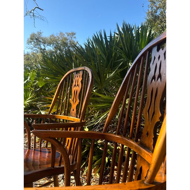 English Pair of Antique English Windsor Armchairs With Cabriole Legs & Hand Carved Splat – Beautiful Patina For Sale - Image 3 of 10
